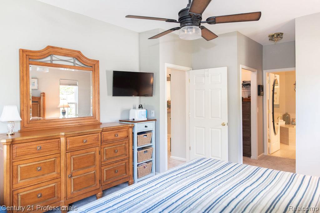 767 E Bluff Court, Rochester Hills, MI 48307 — Photo 28