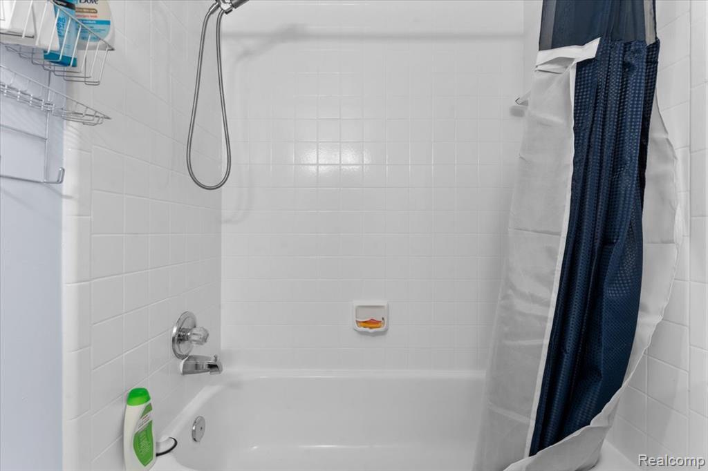 21301 E Glen Haven Circle, Northville, MI, 48167