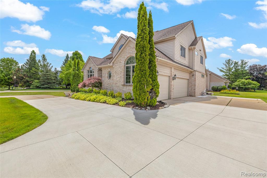 51037 Weston Drive, Plymouth, MI 48170 — Photo 2