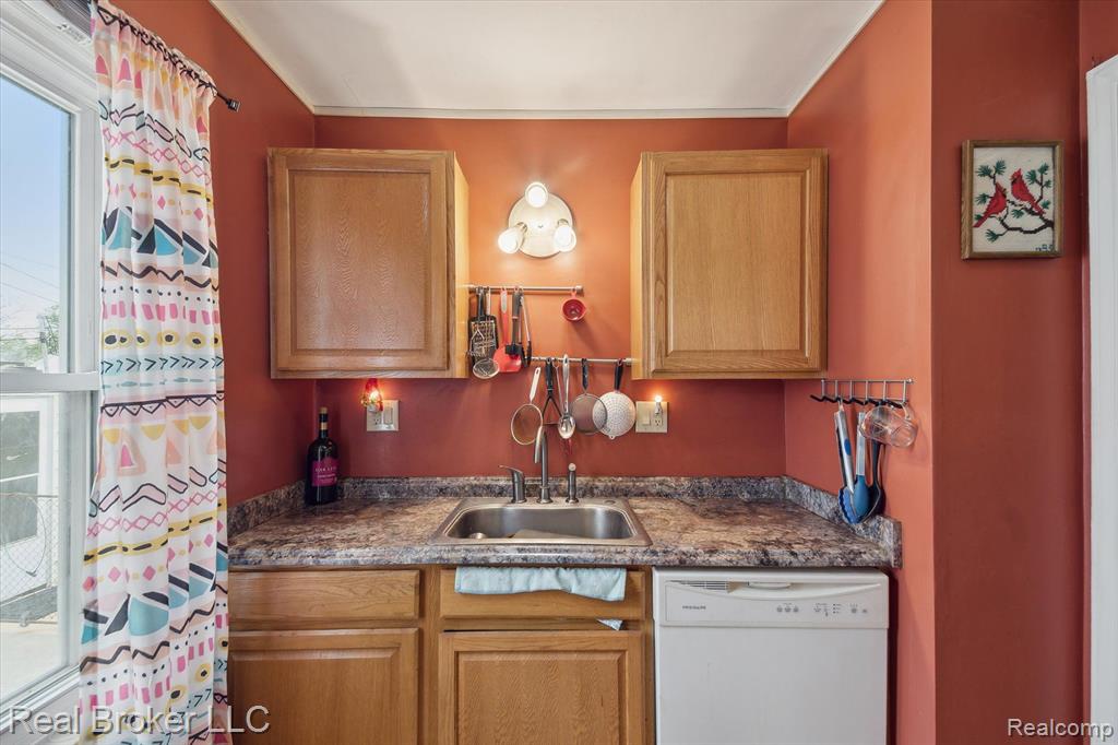 973 FORD Boulevard, Lincoln Park, MI 48146 — Photo 7