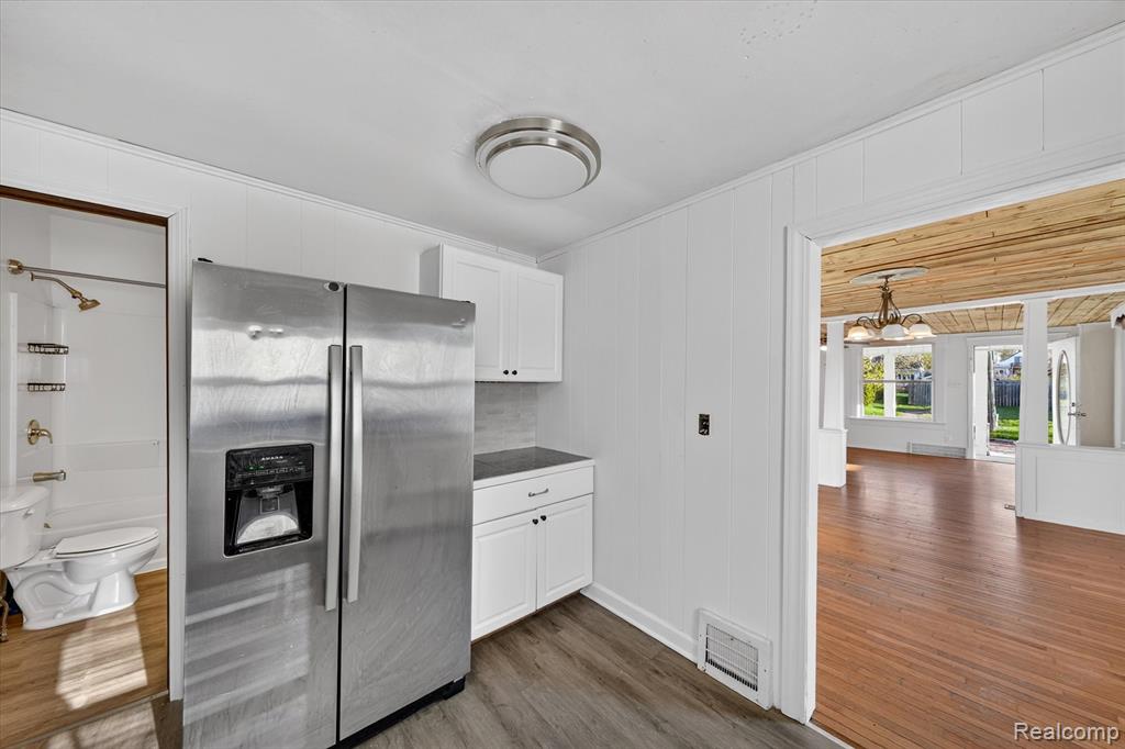 913 Cedar Street, St. Clair, MI 48079 — Photo 10