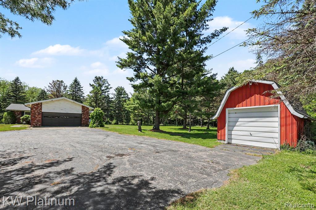 9474 Bartel Road, Columbus, MI — Photo 26
