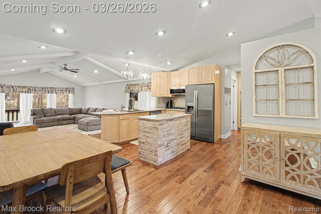 2261 Avondale Street, Sylvan Lake, MI 48320 — Photo 5