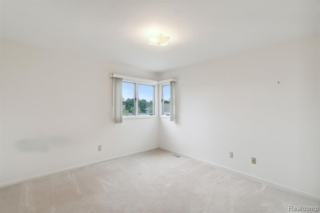 8062 FOX HOLLOW Road, Goodrich Vlg, MI — Photo 30