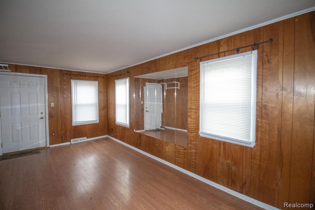 4016 JACKSON Street, Dearborn Heights, MI 48125 — Photo 5