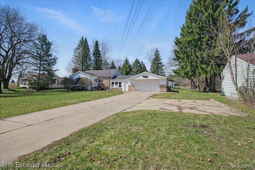 4426 MORRISH Road, Swartz Creek, MI 48473 — Photo 3
