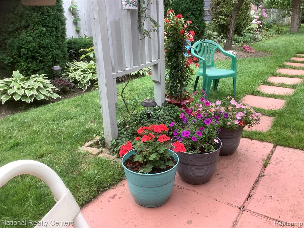 8789 Donna Street, Westland, MI — Photo 38