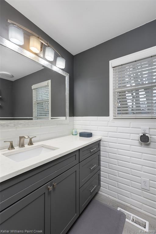 625 Driftwood Avenue, Rochester Hills, MI 48307 — Photo 25