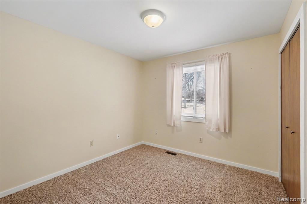 8239 Hill Road, Swartz Creek, MI 48473 — Photo 19