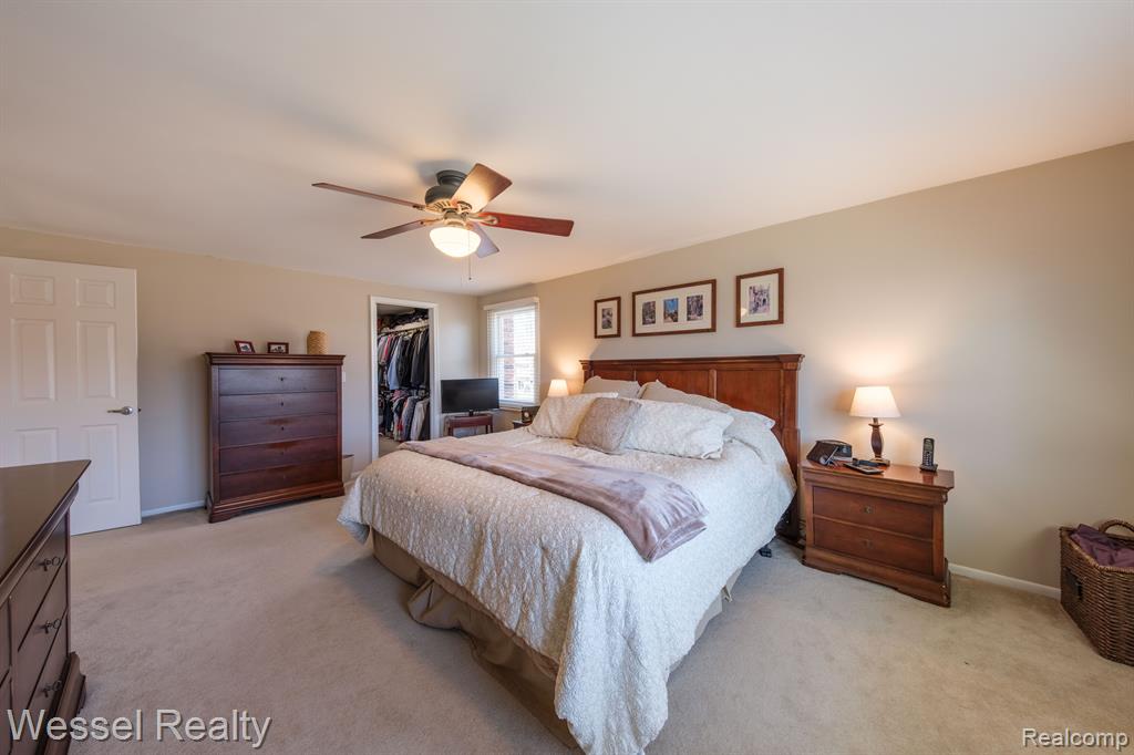 47829 BEN FRANKLIN Drive, Shelby Twp, MI 48315 — Photo 25