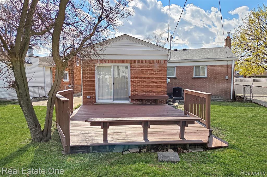 8241 Clippert Street, Taylor, MI — Photo 14