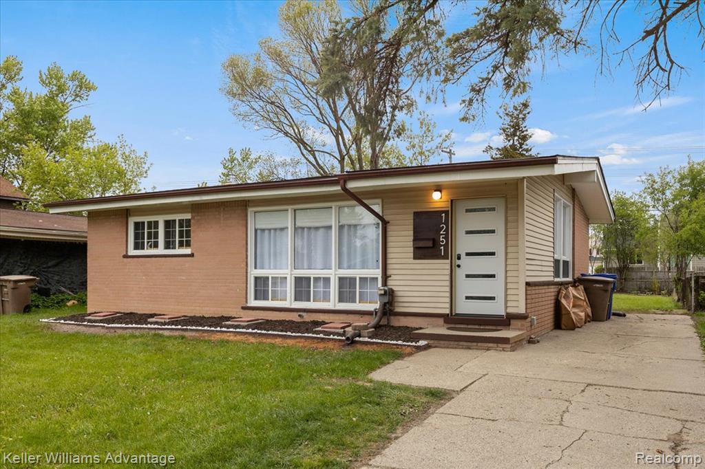 1251 Dufrain Avenue, Pontiac, MI 48342 — Photo 2