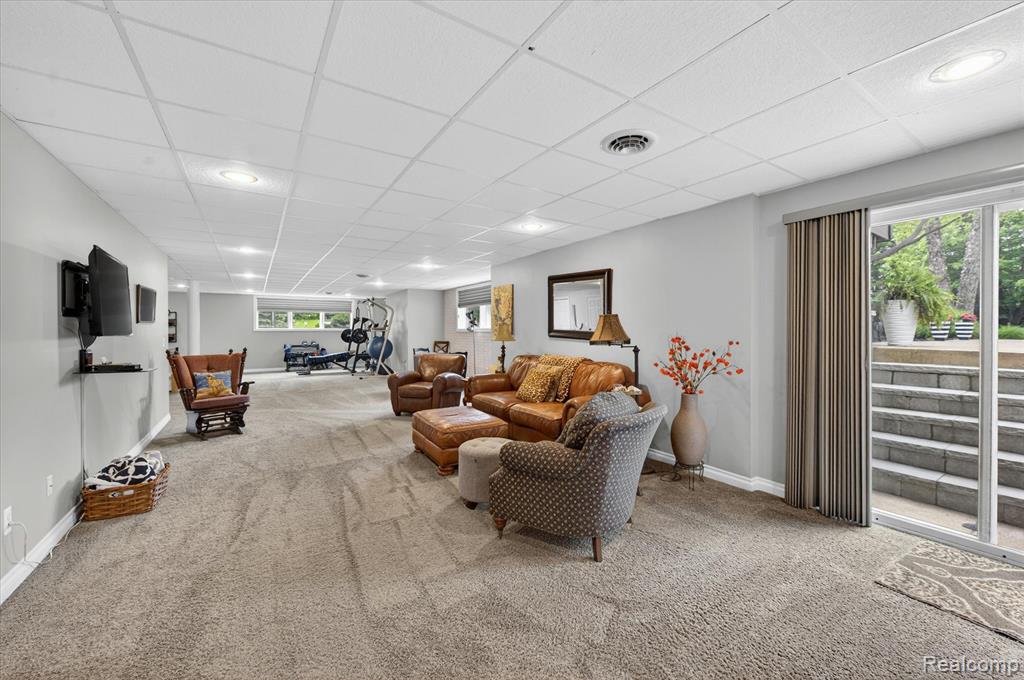 8746 N Hills Court, Howell, MI 48843 — Photo 38