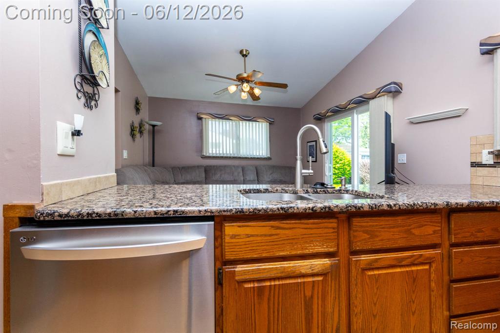 4062 Lexington Drive, Trenton, MI 48183 — Photo 10