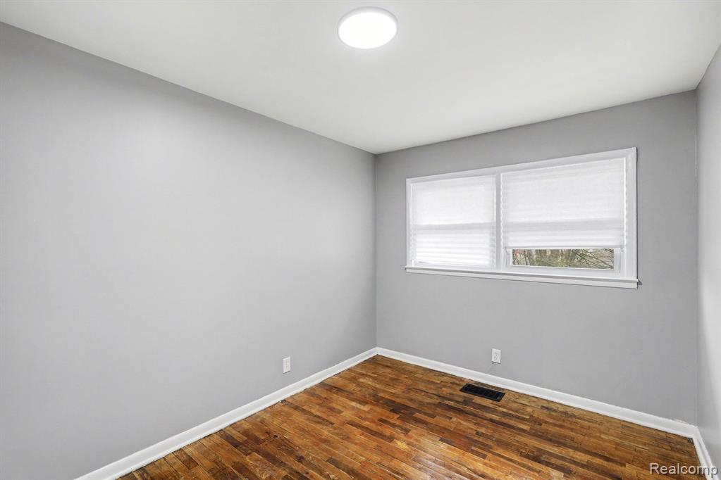 1260 Gilbert Street, Flint, MI 48532 — Photo 22