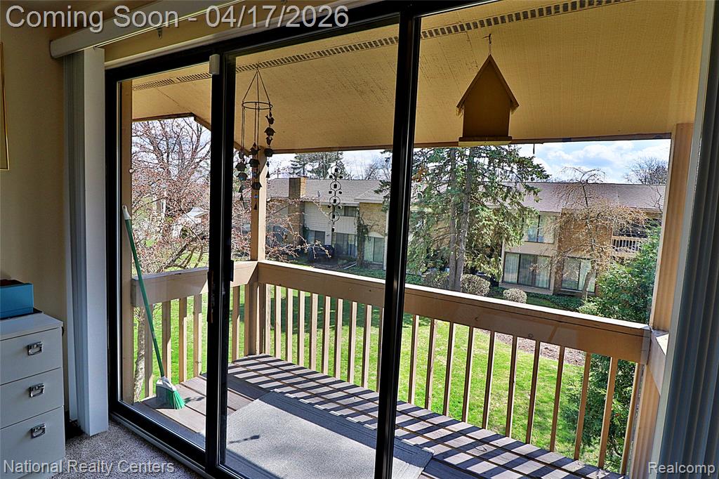 7309 Creek View Circle, West Bloomfield, MI — Photo 20