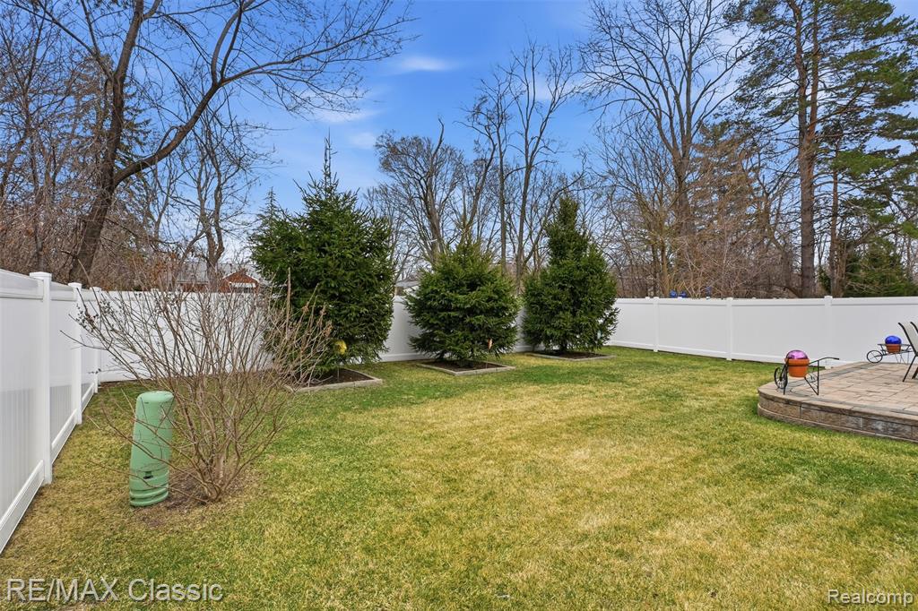 9260 Liberty Court, Livonia, MI 48150 — Photo 22