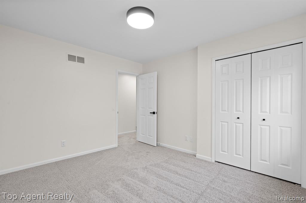 7012 Foxcreek Drive, Canton, MI 48187 — Photo 22