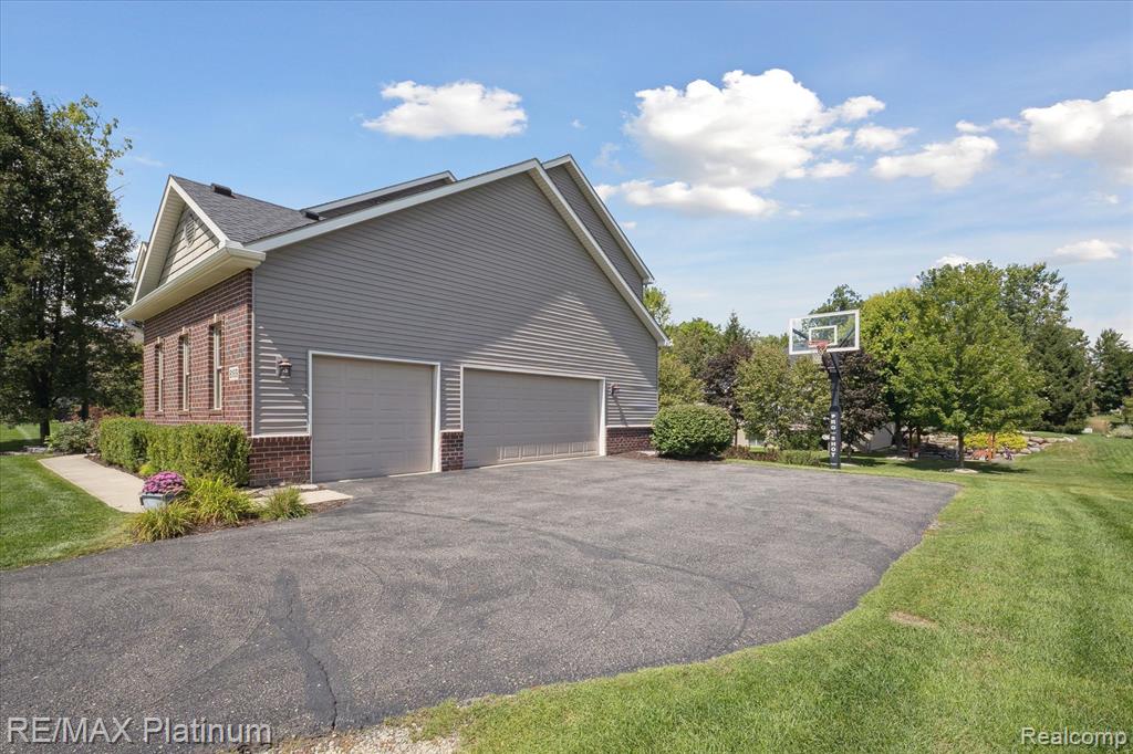 8189 Lee Road, Brighton, MI 48116 — Photo 31