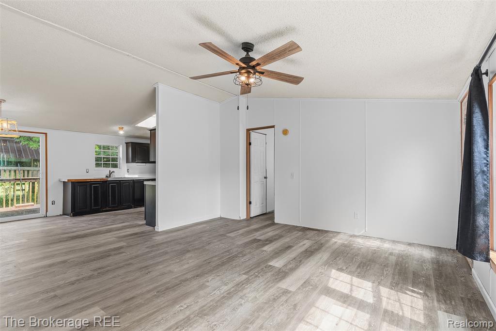 6829 West Street, North Branch, MI 48461 — Photo 12