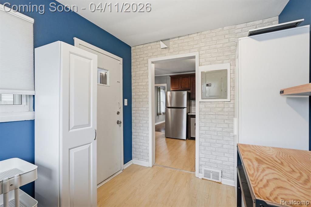 23360 Battelle Avenue, Hazel Park, MI 48030 — Photo 10