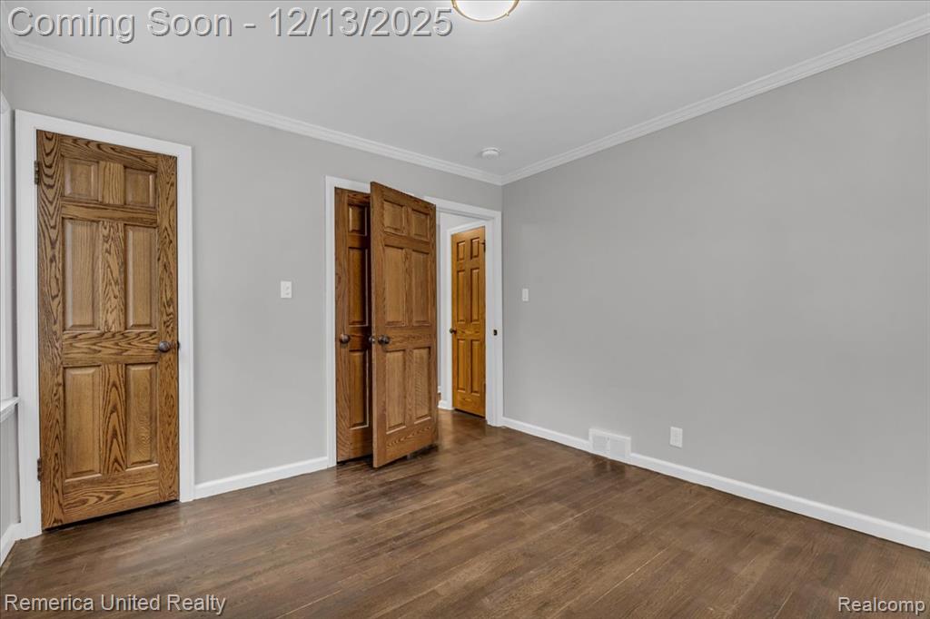 27510 California Drive SE, Lathrup Village, MI 48076 — Photo 11