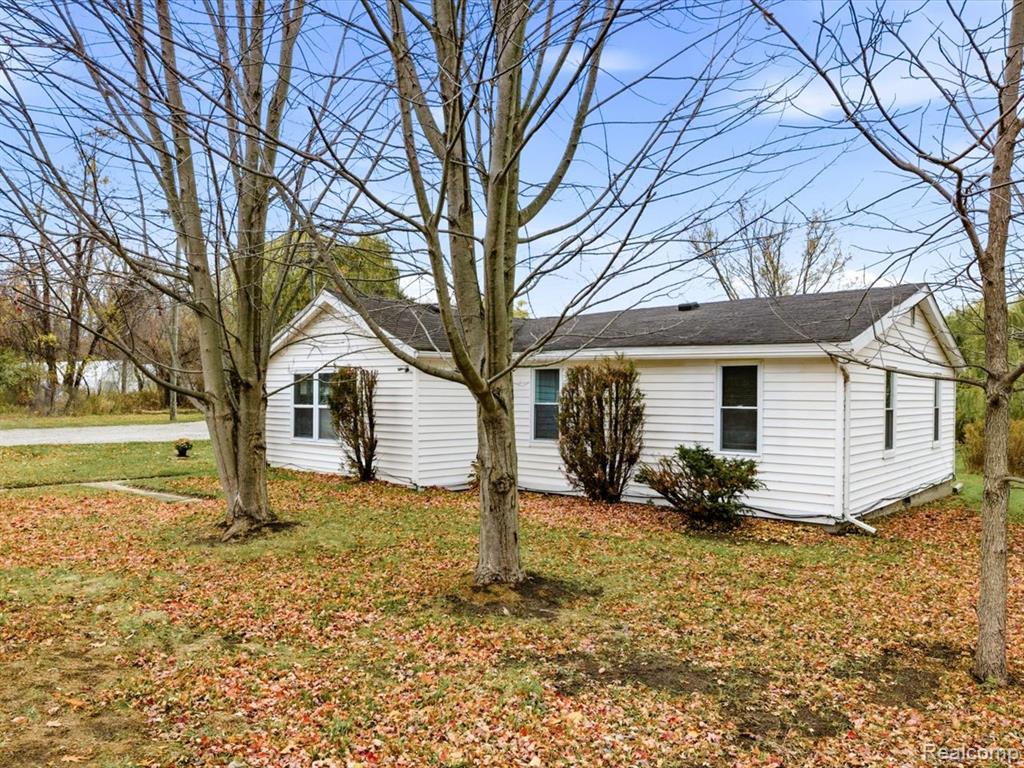 3076 Krafft Road, Fort Gratiot, MI 48059 — Photo 4