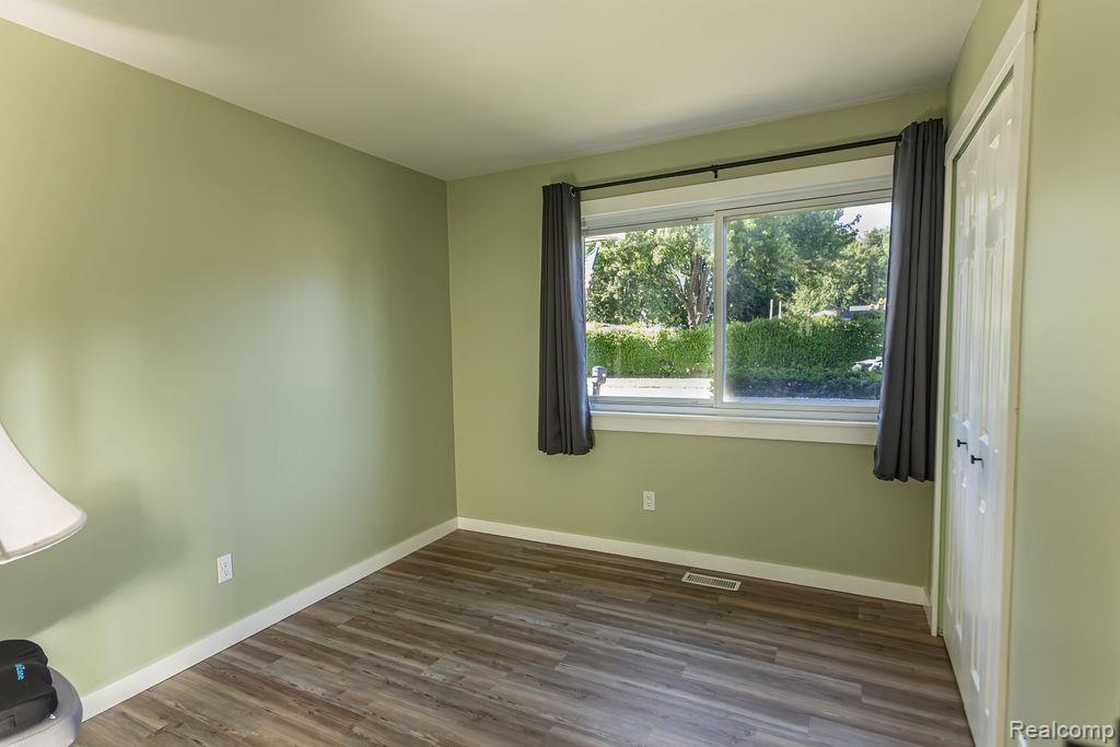 15270 Cambridge Drive, Fraser, MI 48026 — Photo 18