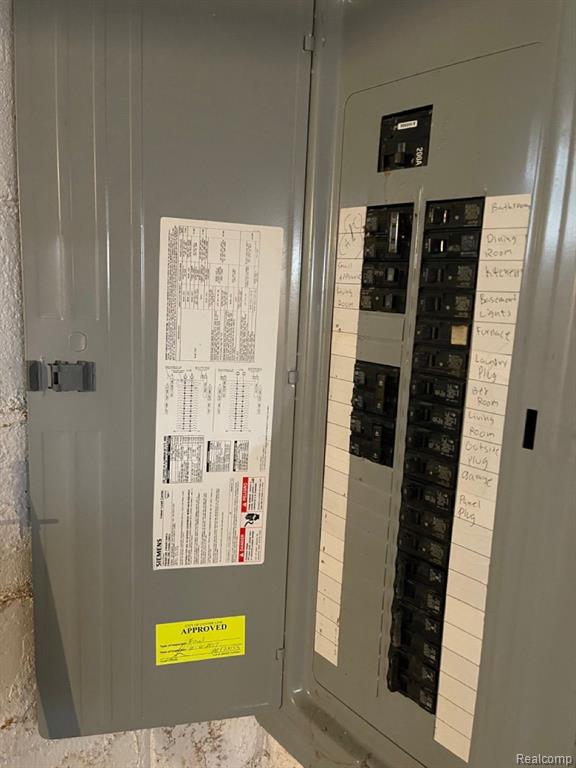 8041 STERLING, Center Line, MI 48015 — Photo 16