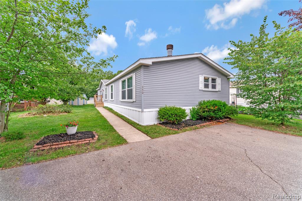 350 Trillum Trail, Oxford, MI 48371