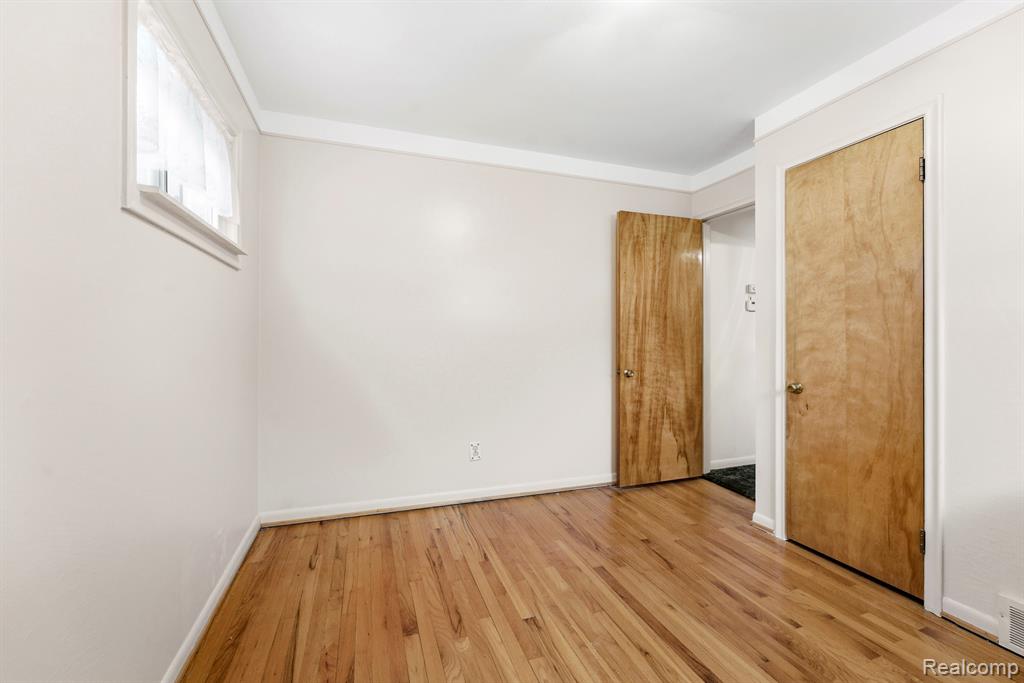 15225 Poplar Street, Southgate, MI 48195 — Photo 14