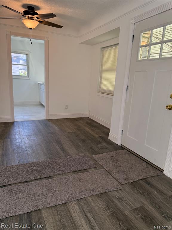 6365 LONGACRE Street, Detroit, MI 48228 — Photo 2