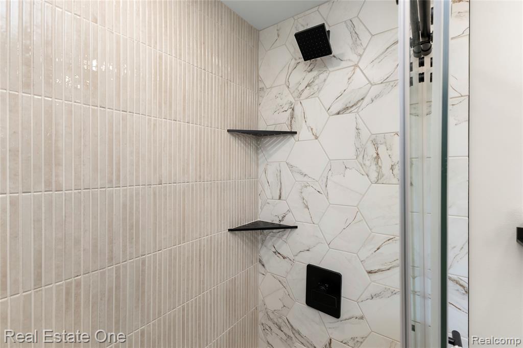 5011 Thorncroft Avenue, Royal Oak, MI 48073 — Photo 43
