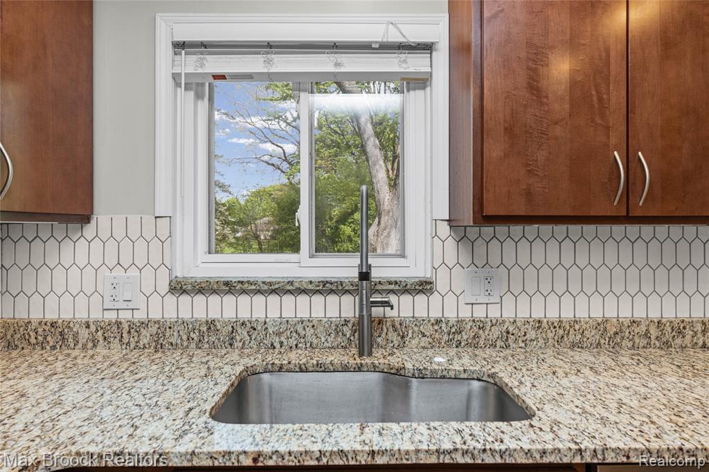 7011 Heather Heath, West Bloomfield, MI — Photo 20