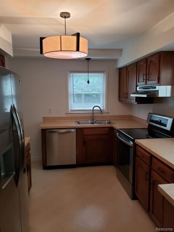4418 S VERONA Circle, Royal Oak, MI 48073 — Photo 16