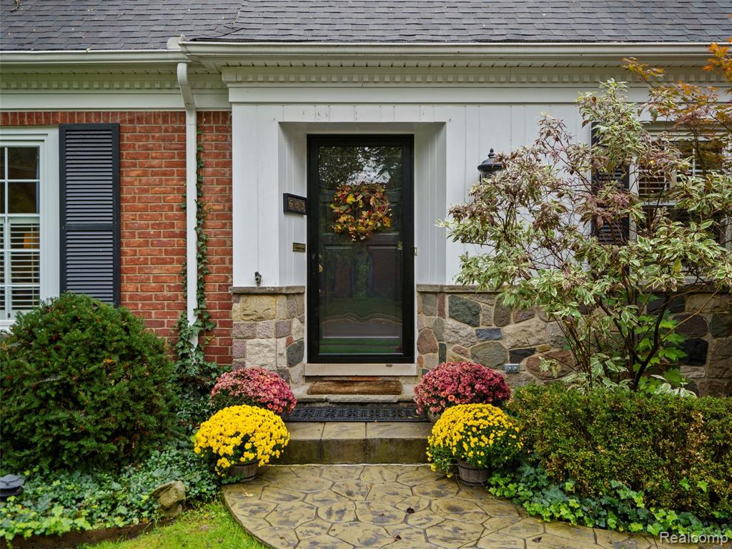 683 Lincoln Road, Grosse Pointe, MI 48230 — Photo 4