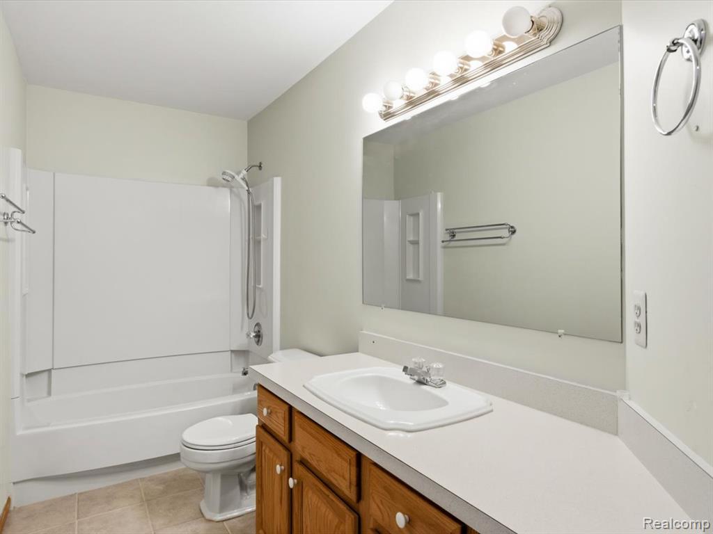 4305 Juniper Lane, Port Huron, MI 48060 — Photo 24
