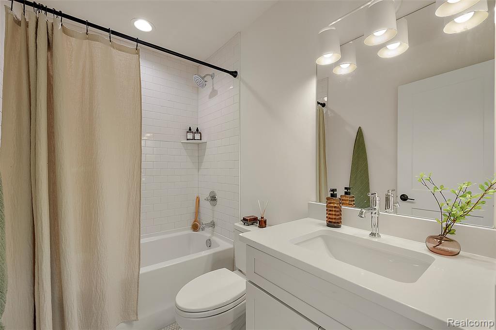 1482 Fischer Street, Detroit, MI 48214 — Photo 33