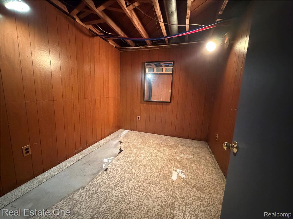 6251 N Charlesworth Street, Dearborn Heights, MI 48127 — Photo 27