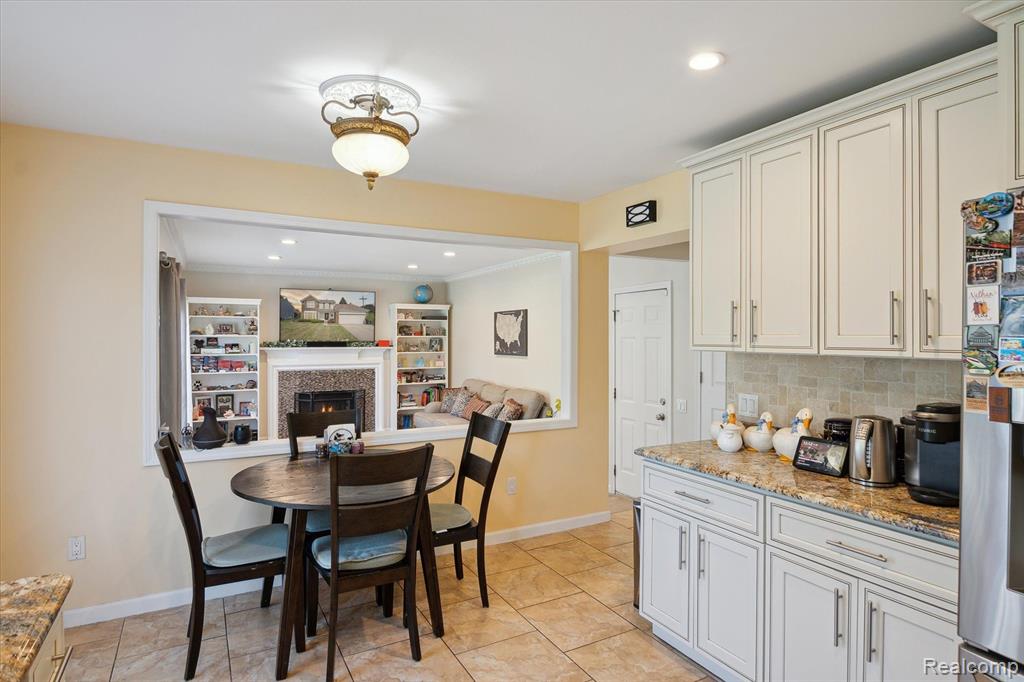 8979 BROUGHAM Drive, Sterling Heights, MI 48312 — Photo 13