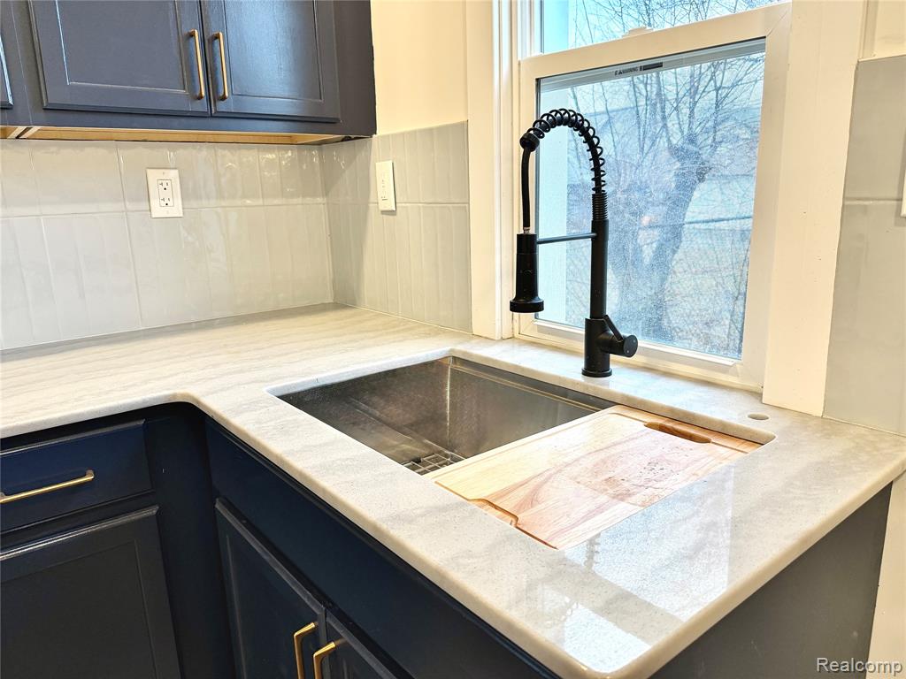 2256 Tuxedo Street, Detroit, MI, 48206