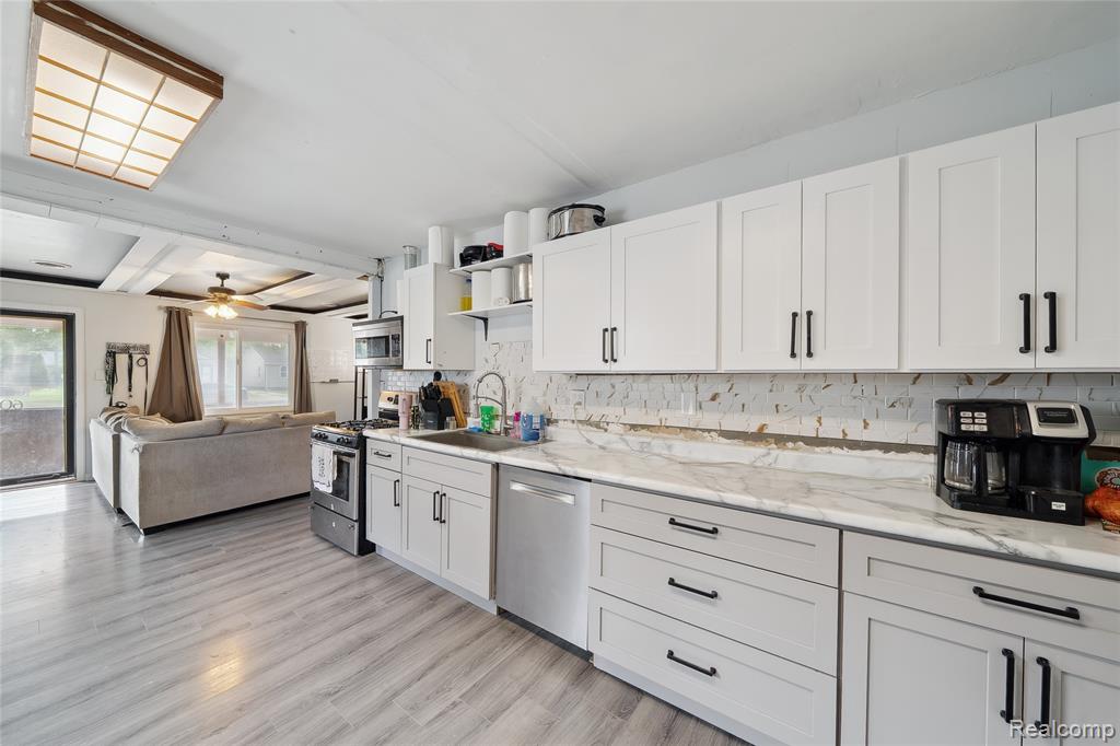 6018 Harrison Street, Garden City, MI — Photo 15