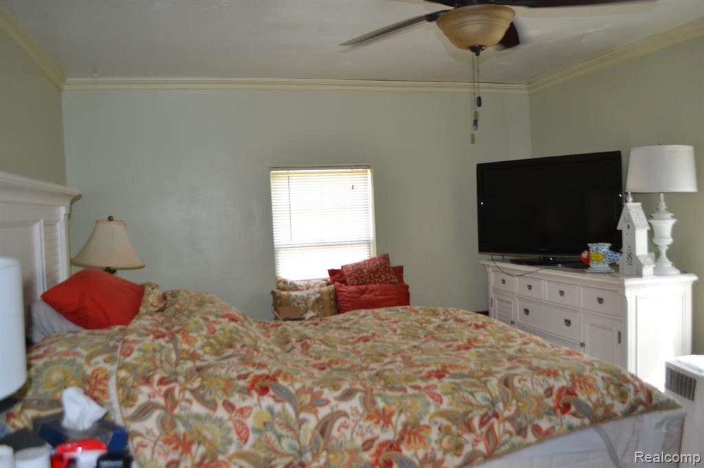 4427 Fenton Road, Burton, MI 48529 — Photo 17