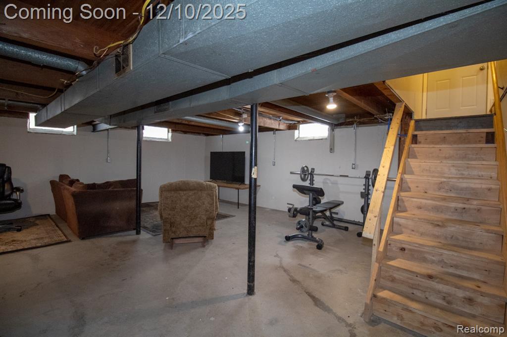 8225 N Hubbard Street, Westland, MI — Photo 29