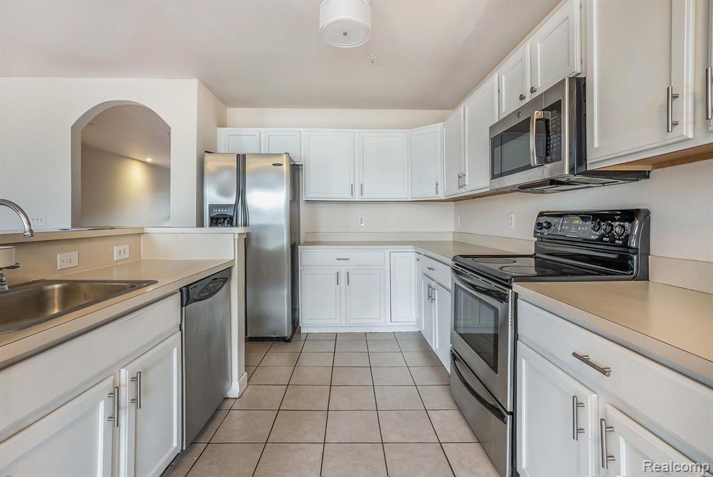3981 FORESTER Boulevard, Auburn Hills, MI 48326 — Photo 7