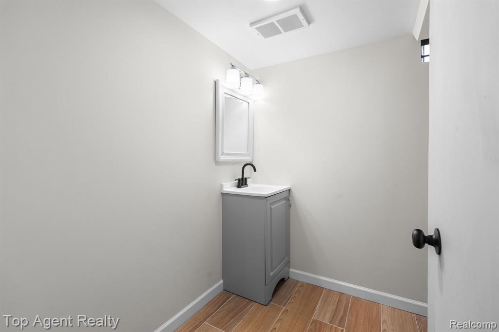 20527 Chapel Street, Detroit, MI 48219 — Photo 31