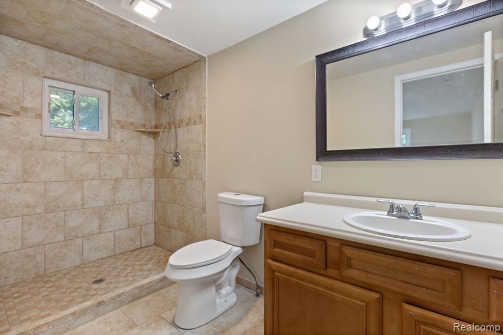60859 Eyster Road, Rochester, MI 48306 — Photo 16