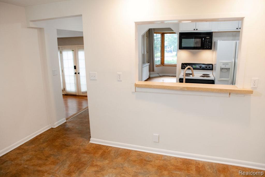 8494 Edgewood Park, Commerce Twp, MI 48382 — Photo 13