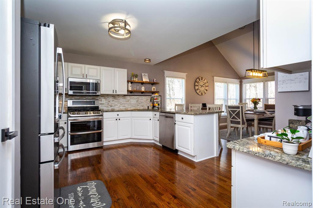 60608 S LYON Trail, South Lyon, MI 48178 — Photo 14