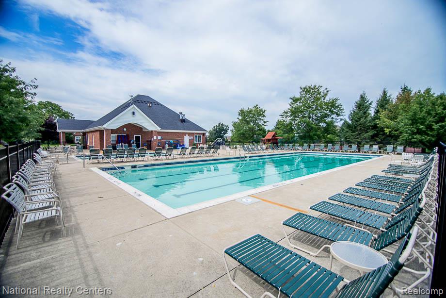 1280 Glen Court, Highland, MI — Photo 45